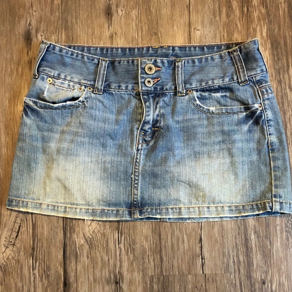 American Eagle Outfitters Dresses & Skirts - 💋HP💋American Eagle Women’s Mini Denim Skirt